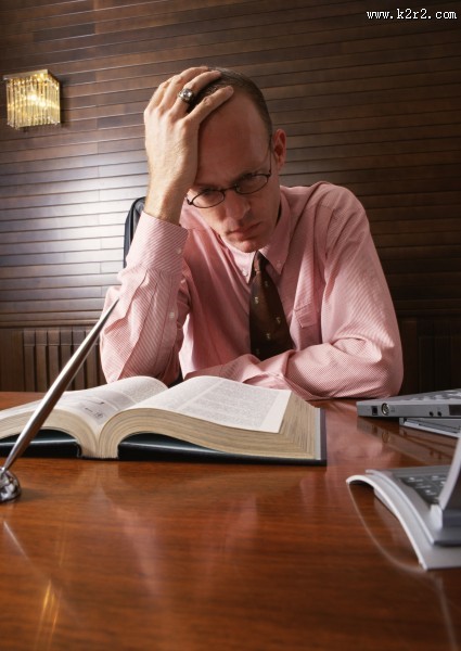 工作男性劳累、疲惫图片