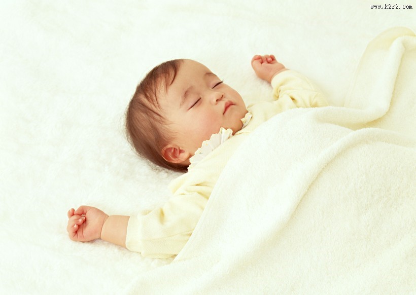 熟睡的宝宝图片
