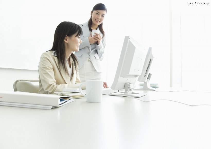 办公室里的微笑图片