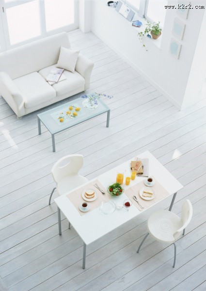 女性和早餐图片