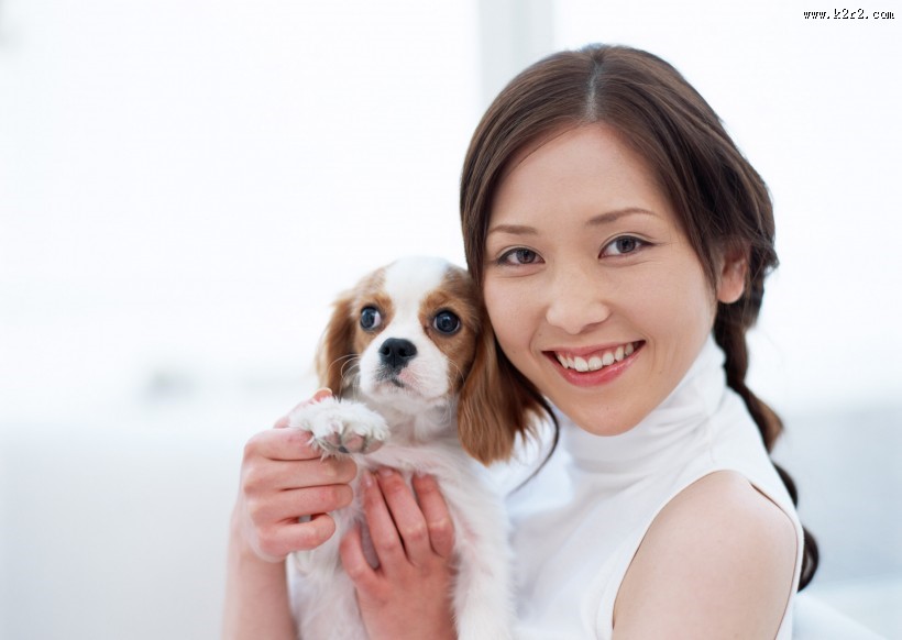 女性和宠物图片