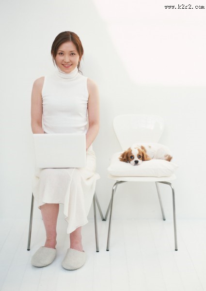 女性和宠物图片