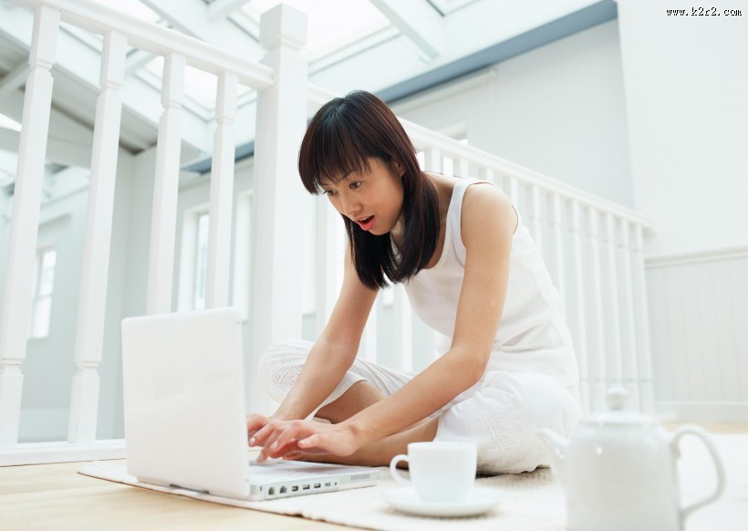 女性上网图片