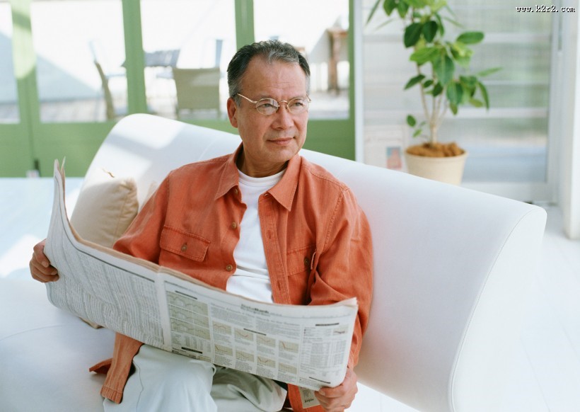 老年人读书看报图片大全