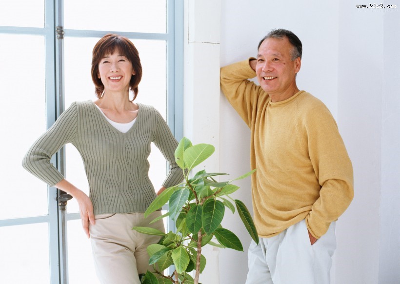 老年恩爱夫妻休闲图片