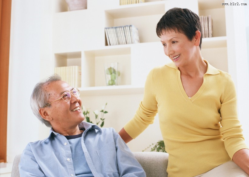 老年恩爱夫妻休闲图片