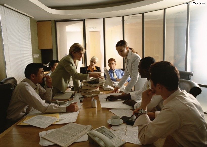 办公室会议讨论图片大全