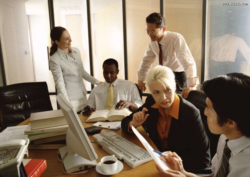 办公室会议讨论图片大全