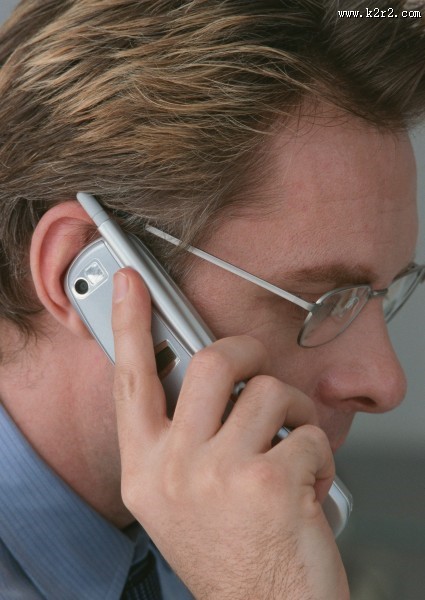 男性办公室打电话图片