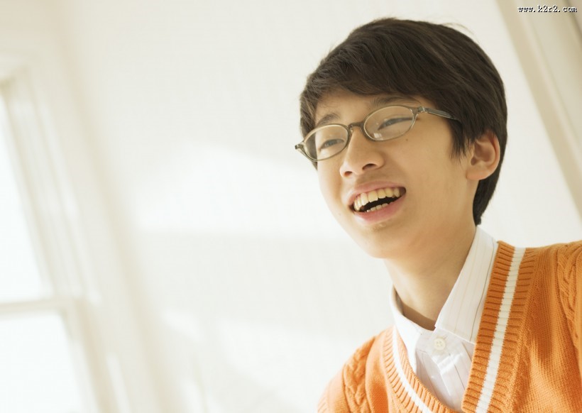 青少年学习上网图片