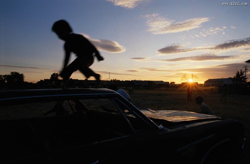 纯真儿童和自然图片