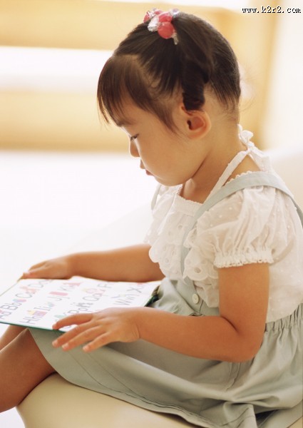 儿童学习和上学图片