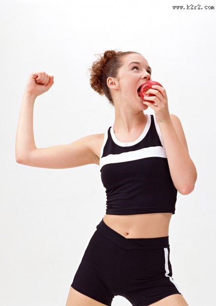 女性运动健康和蔬果图片