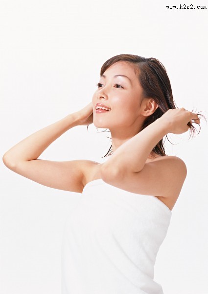 女性洗澡沐浴图片