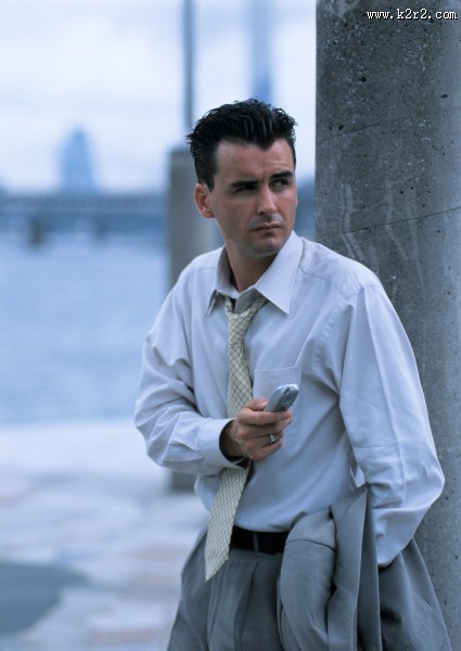 打电话的商业男性图片