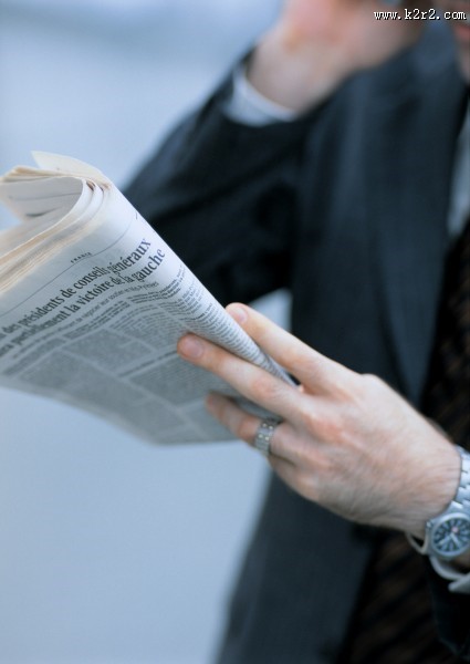 打电话的商业男性图片