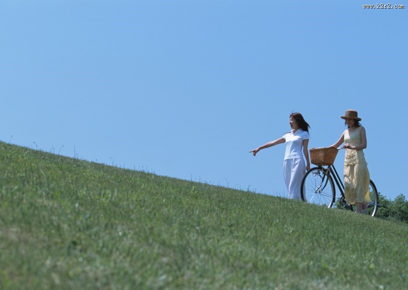 女性骑自行车休闲图片大全