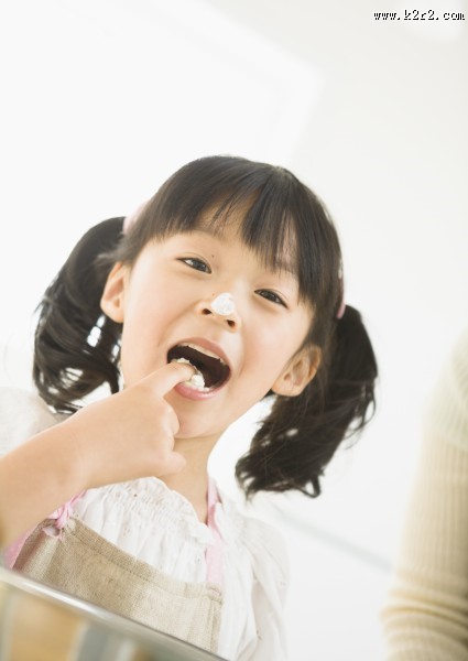 家人动手做蛋糕图片大全