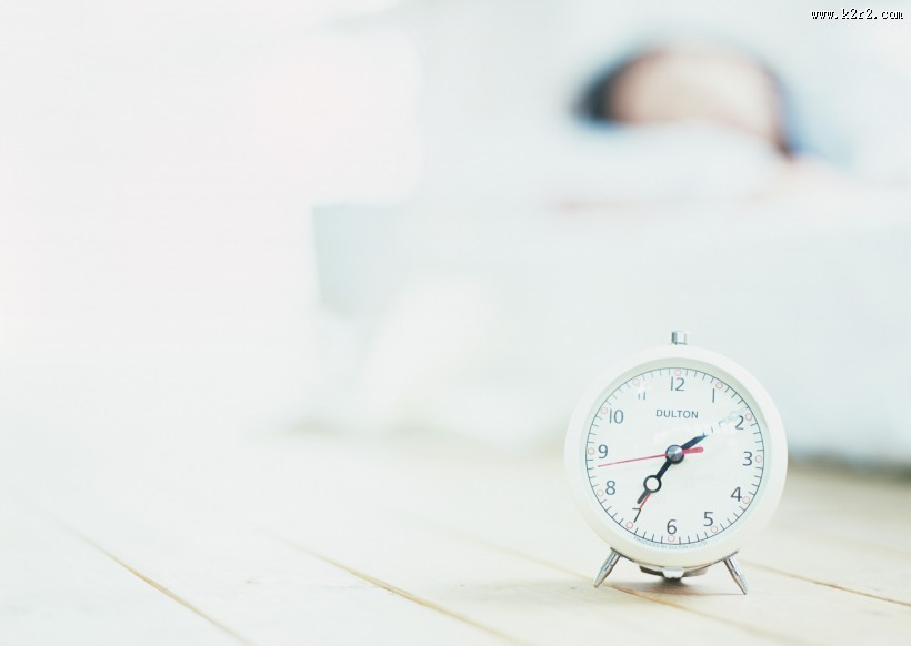 女性清晨起床图片大全