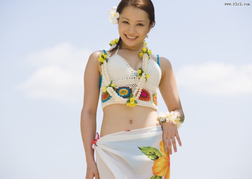 女性海边清爽度假图片