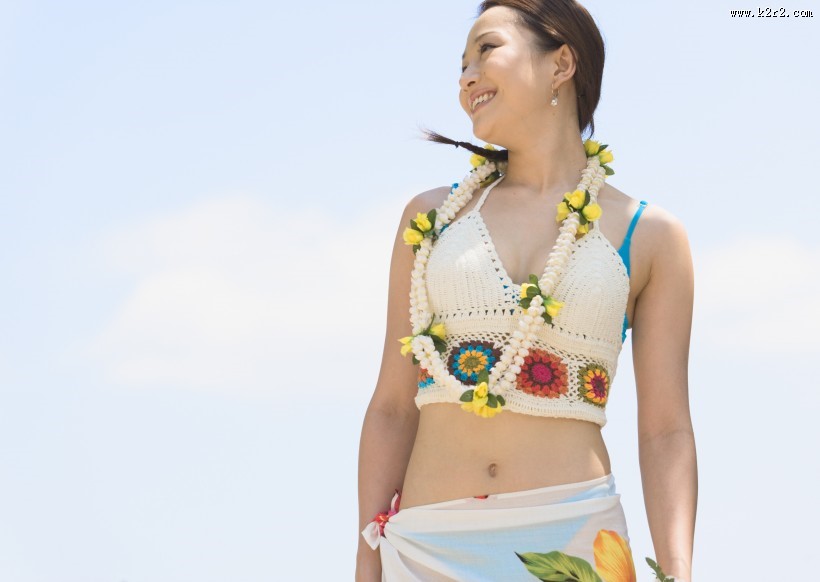 女性海边清爽度假图片