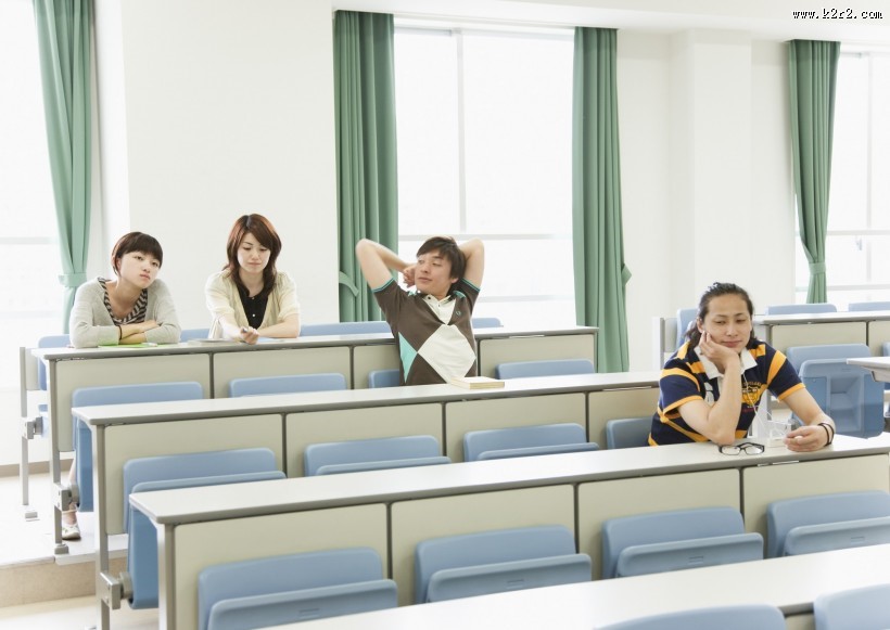 大学教室情境图片