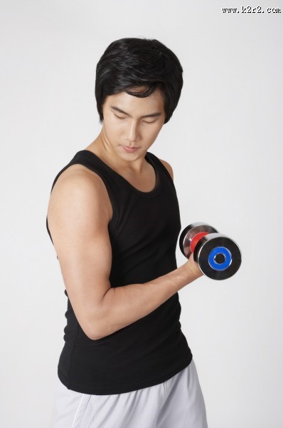 男性哑铃图片