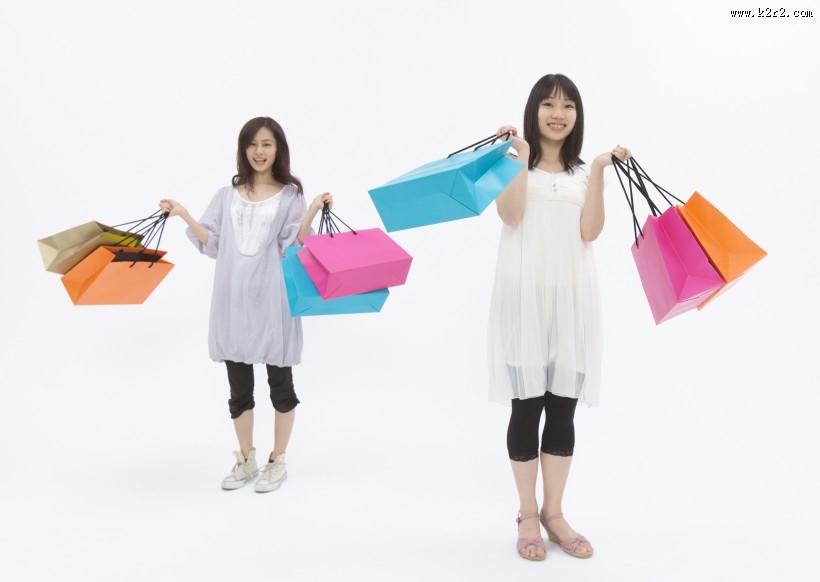 女性购物特写图片