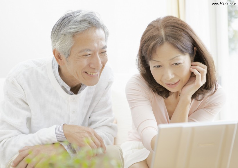 老人和家人幸福图片