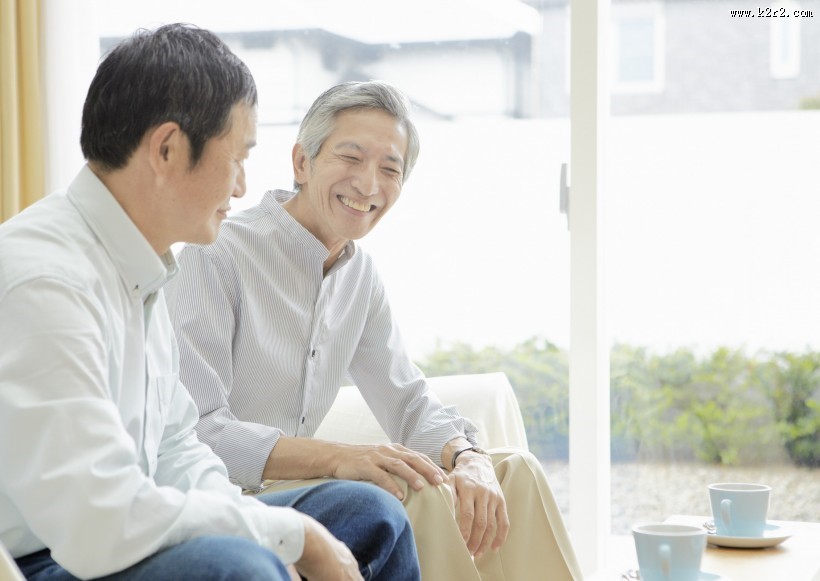 老人和家人幸福图片