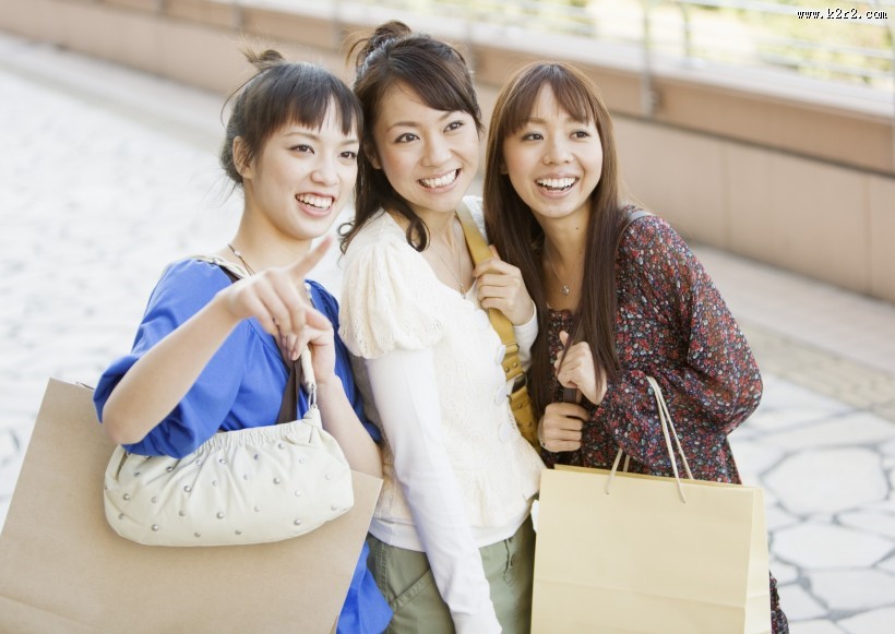女孩假期购物图片大全
