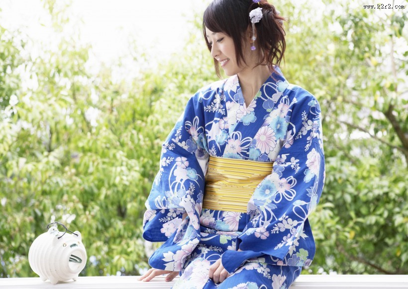 穿着和服的女孩图片