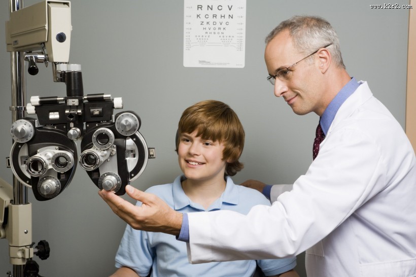 眼睛验光图片