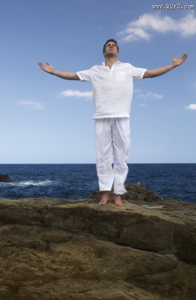 感受大自然男性图片