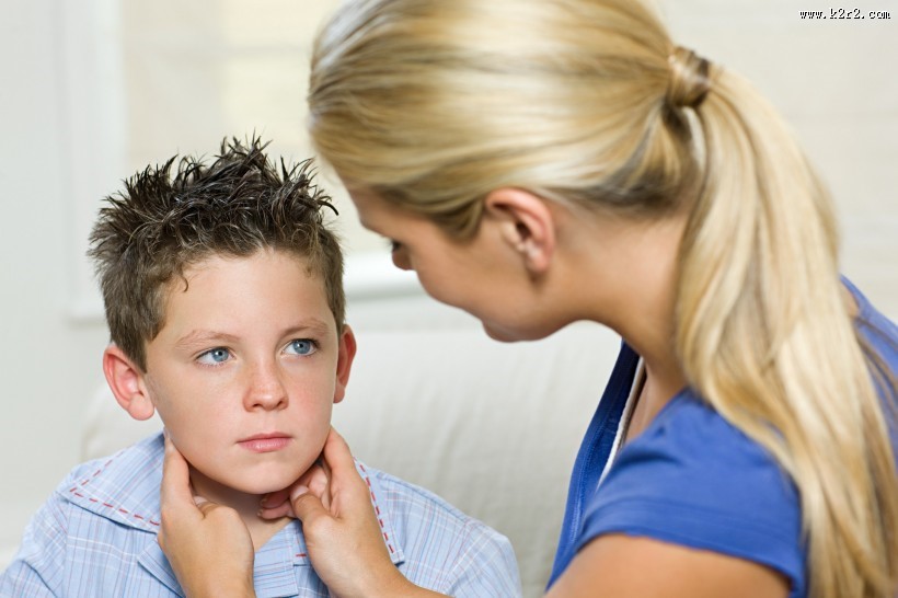 儿童生病受伤图片