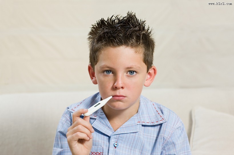 儿童生病受伤图片