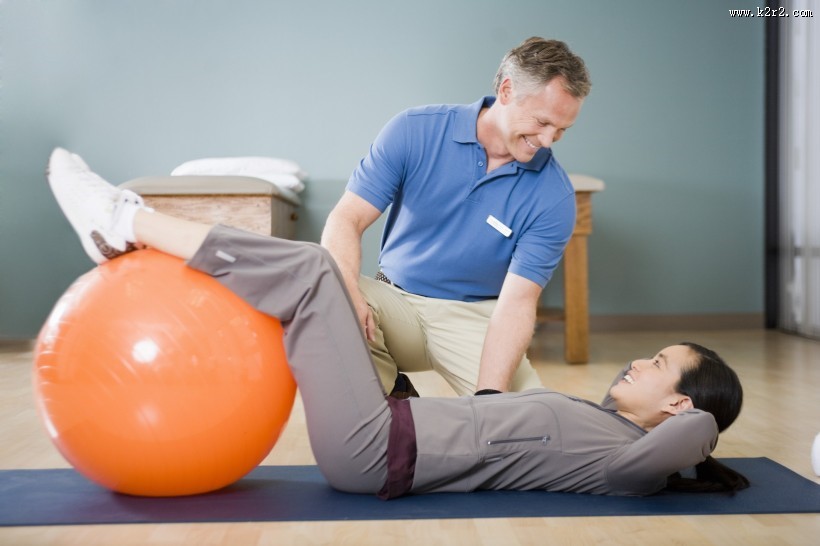 中年人物理治疗图片