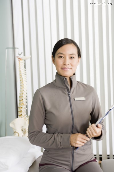 中年人物理治疗图片