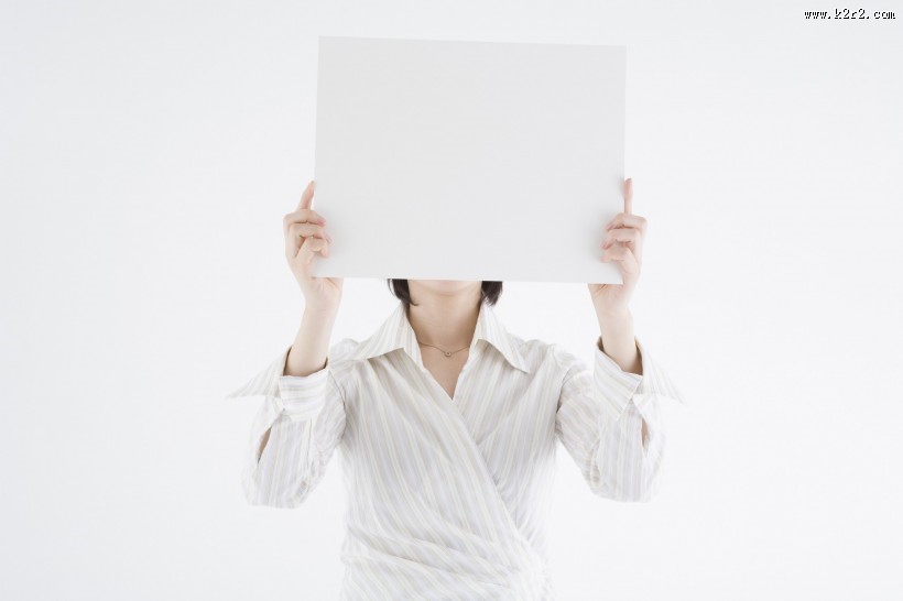 女性空白告示图片