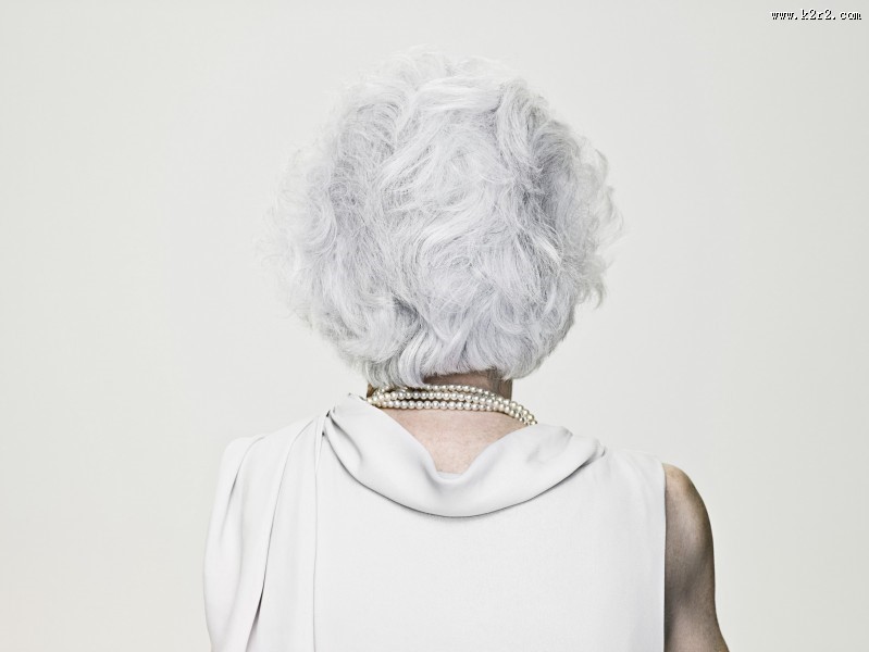 老年人表情特写图片