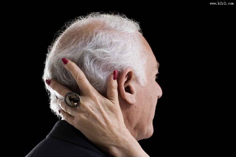 快乐老年人图片