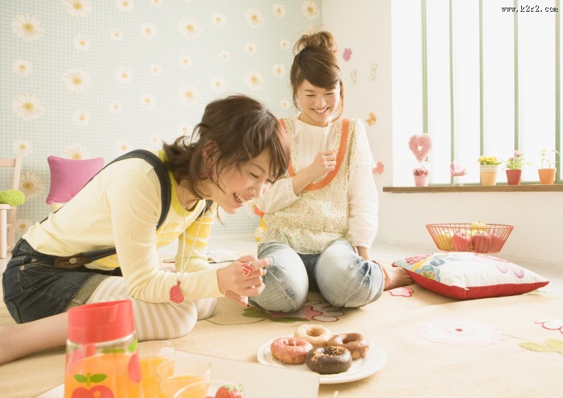 可爱女生和甜点美食图片大全