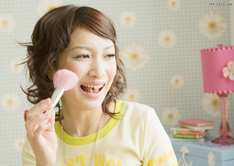 可爱女生化妆打扮图片