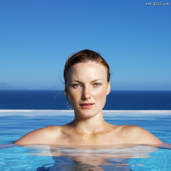 出水一瞬间图片