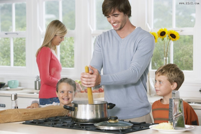 全家动手做饭图片大全