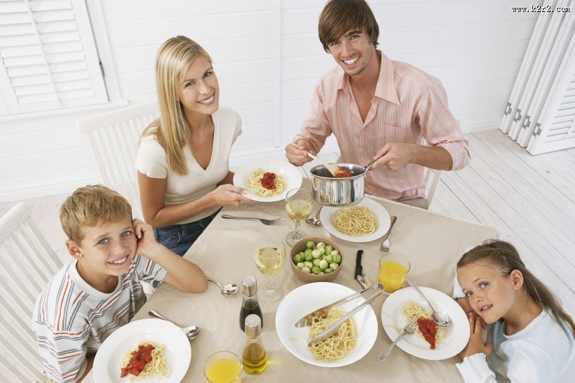 全家动手做饭图片大全