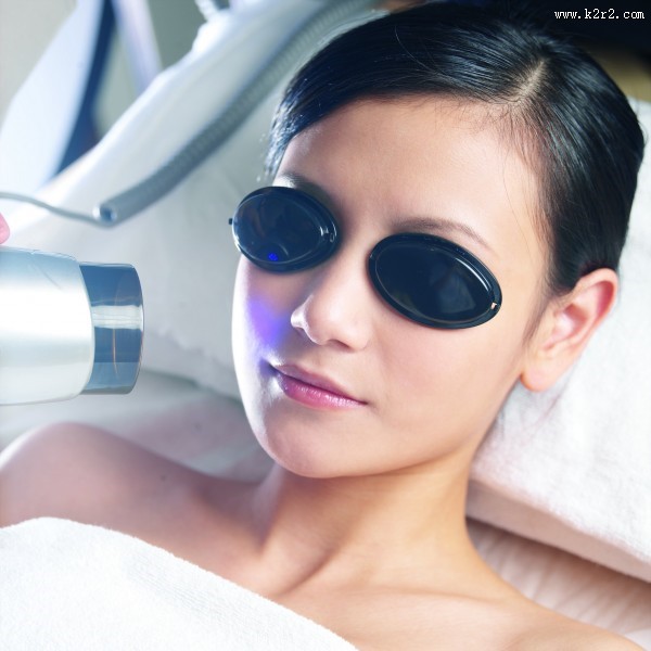 女性皮肤光疗护理图片