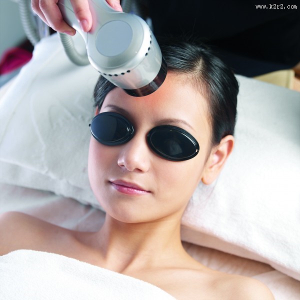 女性皮肤光疗护理图片