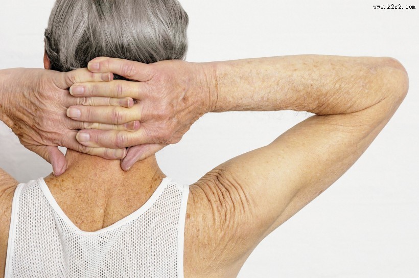 老年人姿态图片