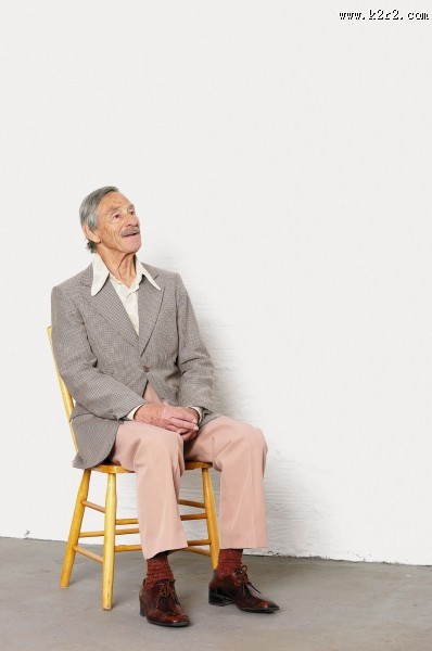 老年人姿态图片